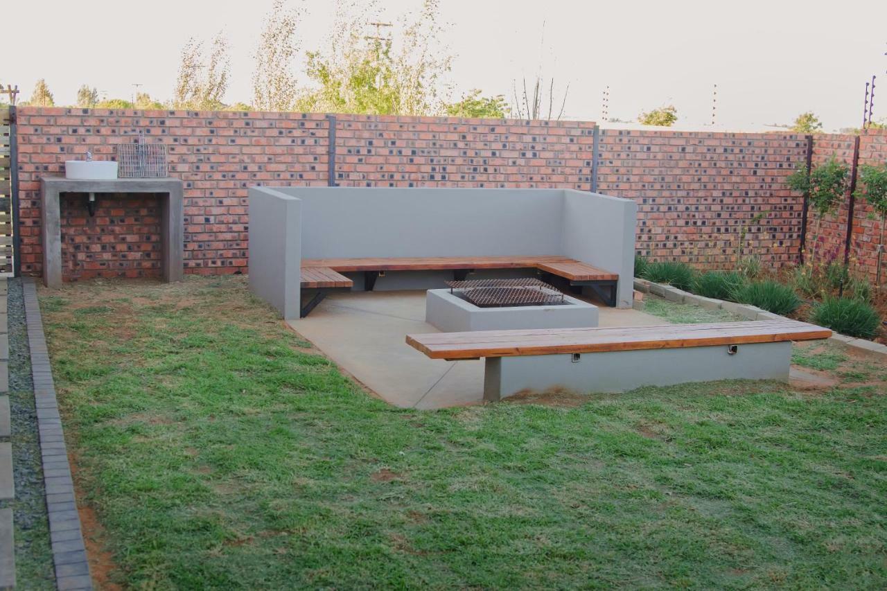 Figberry Guestrooms Bloemfontein Bagian luar foto